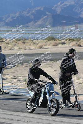 media/Jan-15-2026-Racers Edge (Thu) [[dfebeb70ab]]/1-Around the Pits-Track Walk/